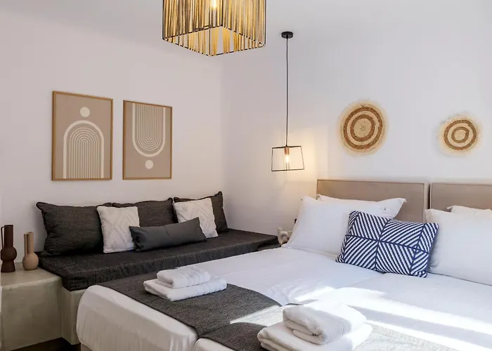 Sea Rock & Sky Private Mykonos מלון דירות Merchia Beach