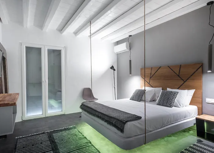 Sea Rock & Sky Private Mykonos מלון דירות 4*