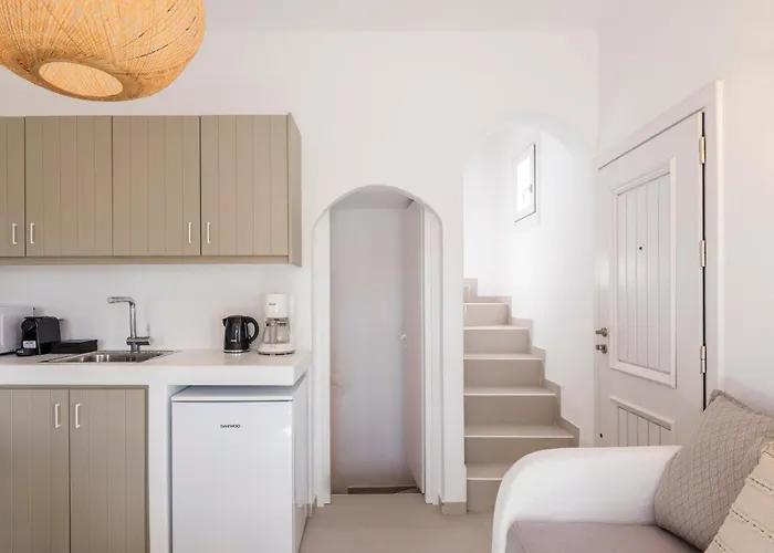 Sea Rock & Sky Private Mykonos מלון דירות 4*