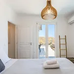 Sea Rock & Sky Private Mykonos Aparthotel 4*